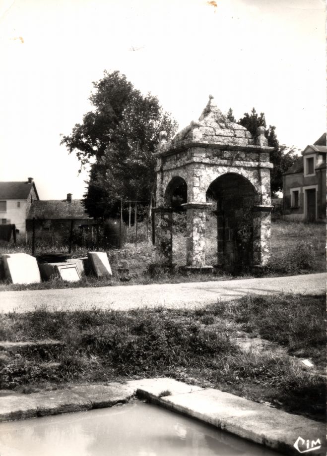 Noyal - La Fontaine St-Martin
