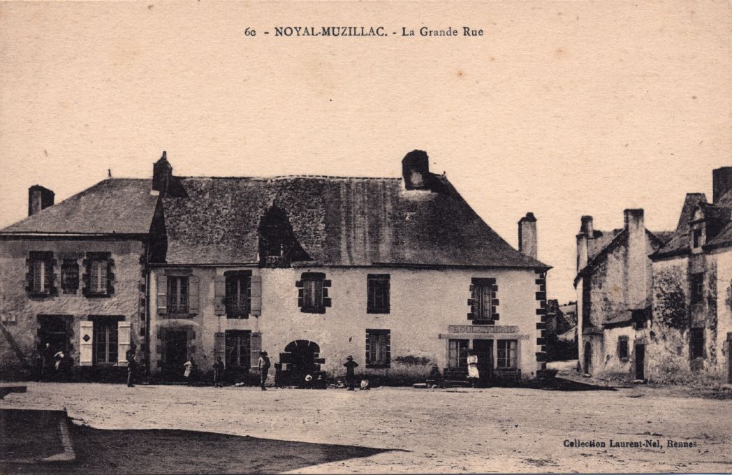 Noyal - La Grand Rue