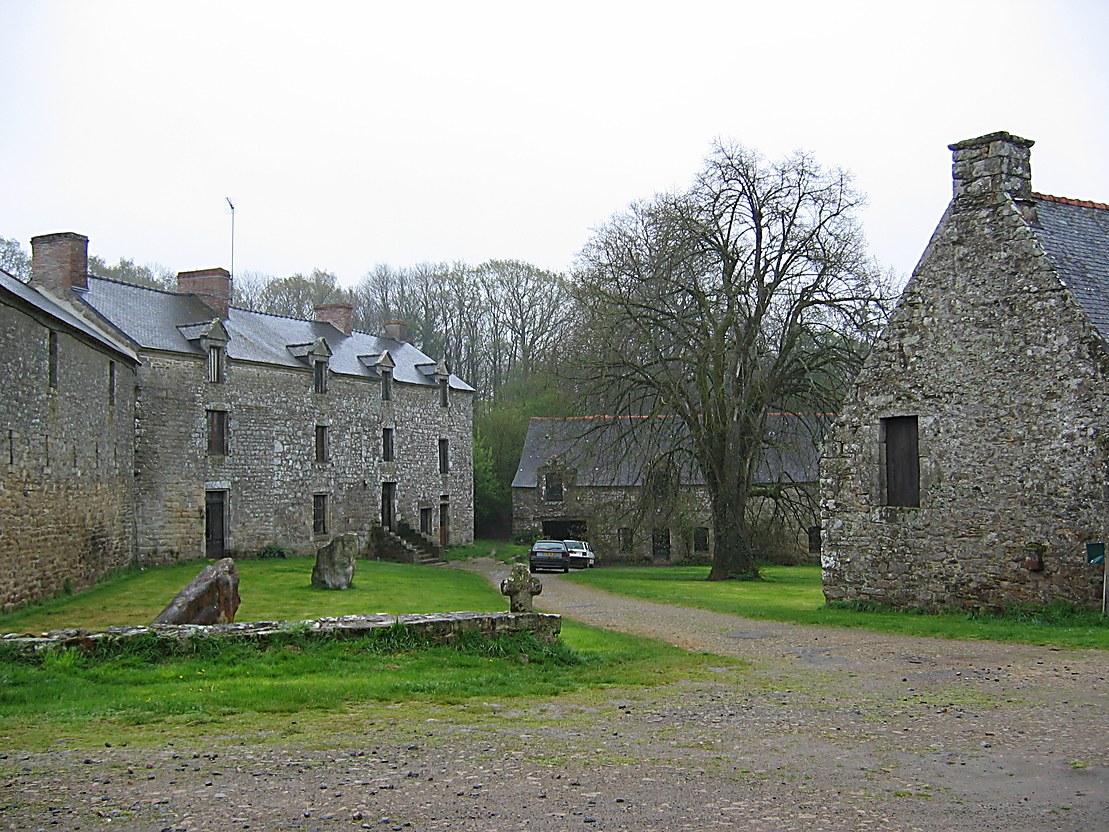 La Cour de Cotguel (04/2005)