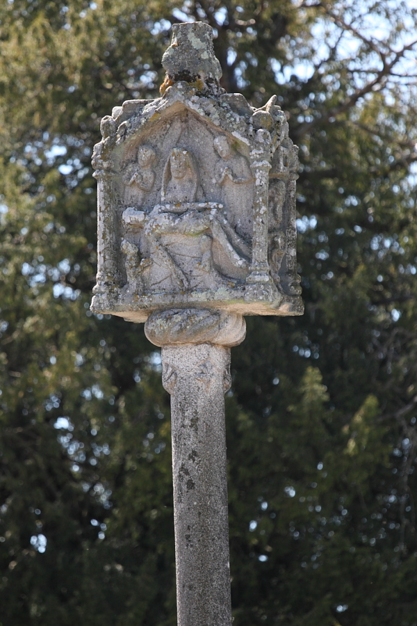 Colonne du Cimetire (05/2012))
