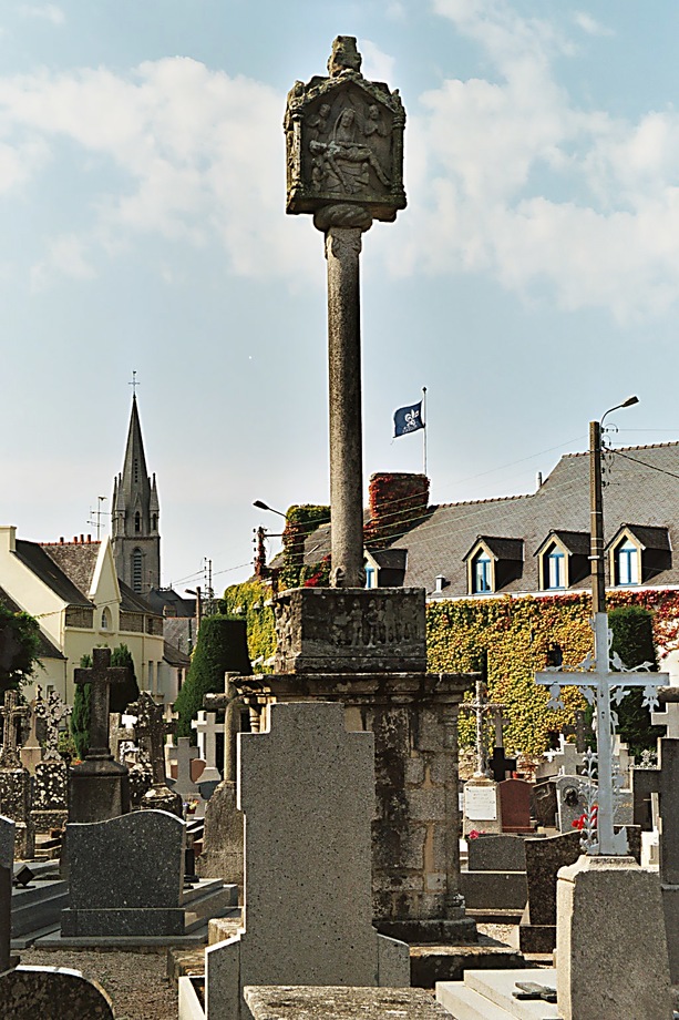 Colonne du Cimetire (09/2003)