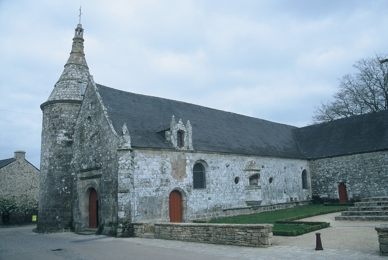 Le Guerno - L'Eglise (04/2003)