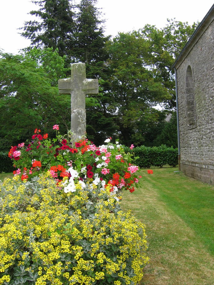 Croix de la Chapelle de Ste-Suzanne (A.Gal 18) (06/2006)