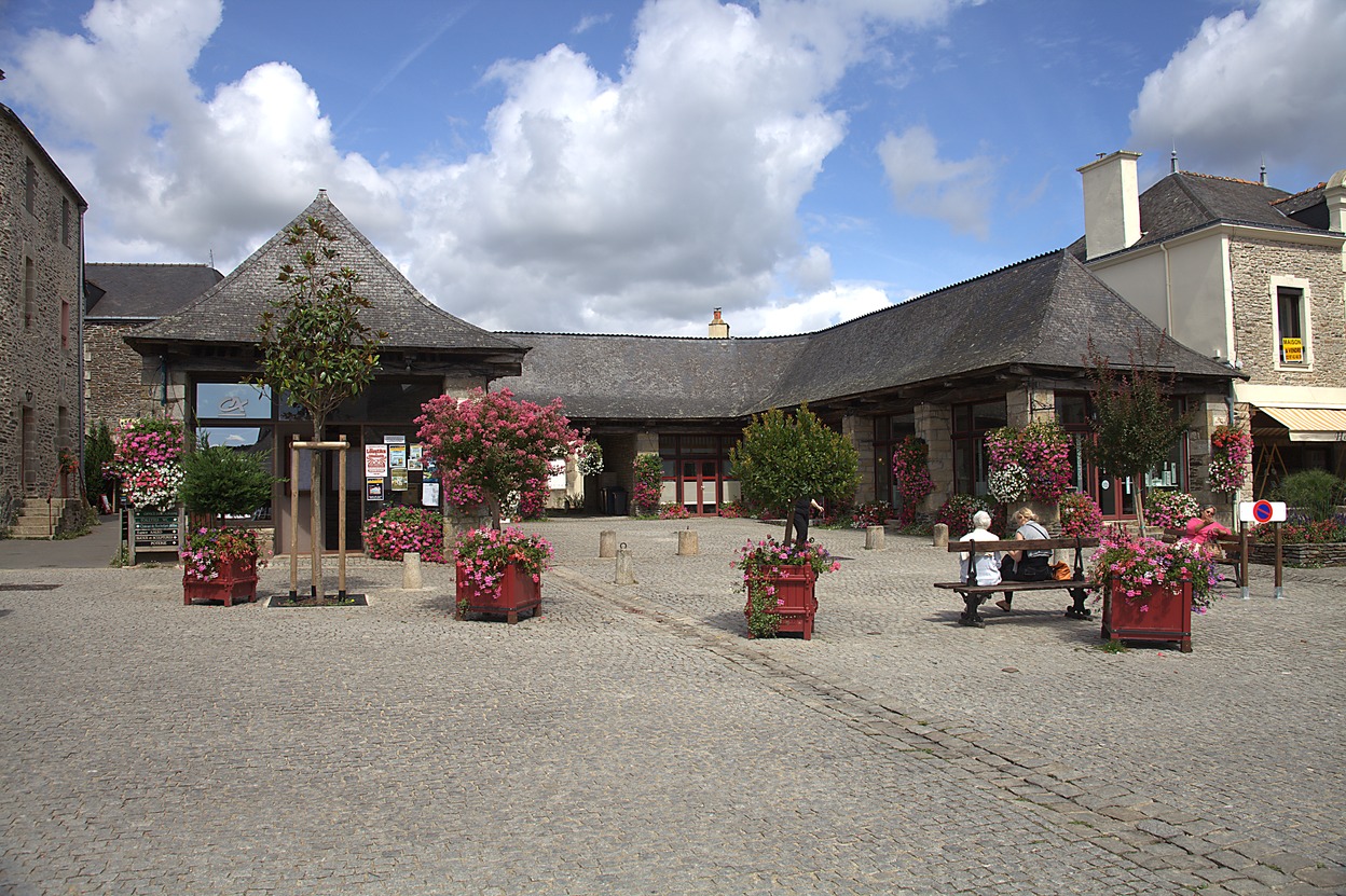 Rochefort - Les Halles (08/2010)