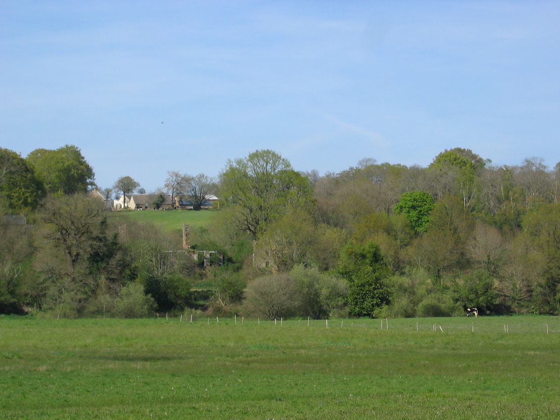Le Cours - Ruines de Trgouet (04/2004)